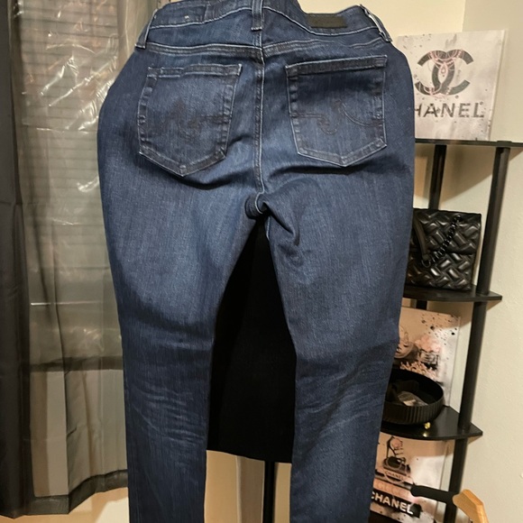 Ag Adriano Goldschmied Relaxed Blue Jeans with Vintage Appeal - Picture 3 of 5